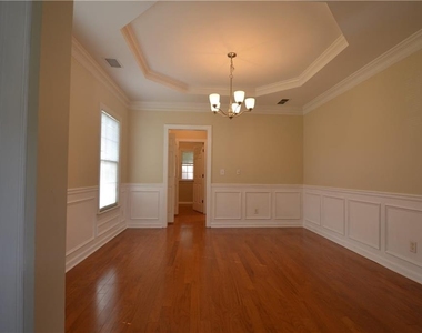 2076 Fairport Way - Photo Thumbnail 5