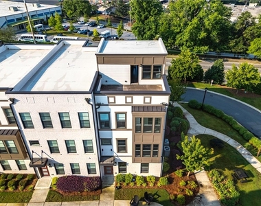 2076 Holtz Lane - Photo Thumbnail 5