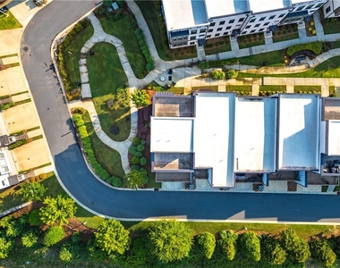 2076 Holtz Lane - Photo Thumbnail 6