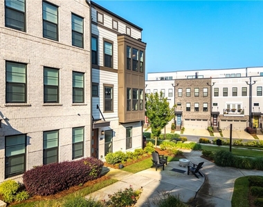 2076 Holtz Lane - Photo Thumbnail 7
