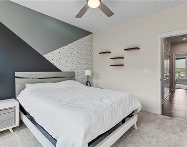 2076 Holtz Lane - Photo Thumbnail 34