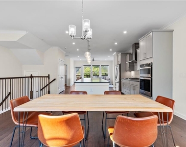 2076 Holtz Lane - Photo Thumbnail 18