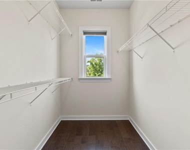 2076 Holtz Lane - Photo Thumbnail 39
