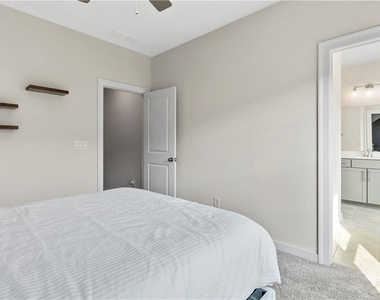 2076 Holtz Lane - Photo Thumbnail 29