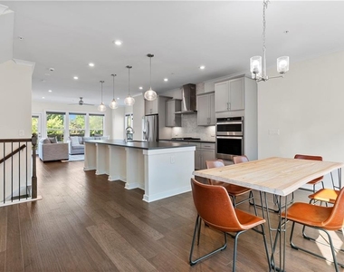 2076 Holtz Lane - Photo Thumbnail 17