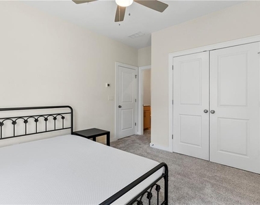 2076 Holtz Lane - Photo Thumbnail 12