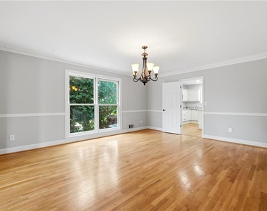 220 Clipper Bay Drive - Photo Thumbnail 4