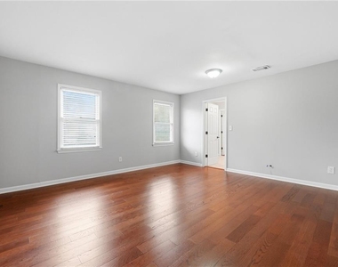 220 Clipper Bay Drive - Photo Thumbnail 19