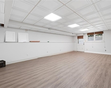 220 Clipper Bay Drive - Photo Thumbnail 22