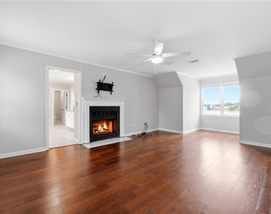 220 Clipper Bay Drive - Photo Thumbnail 12