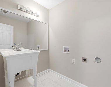 220 Clipper Bay Drive - Photo Thumbnail 16