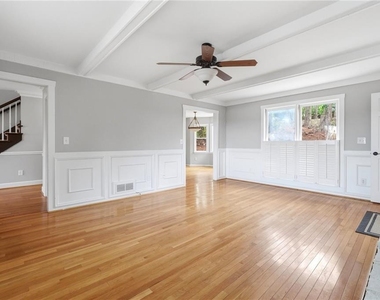 220 Clipper Bay Drive - Photo Thumbnail 5