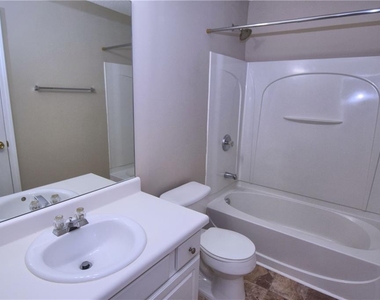 3833 Pleasant Oaks Drive - Photo Thumbnail 8