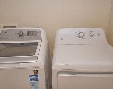 3833 Pleasant Oaks Drive - Photo Thumbnail 9