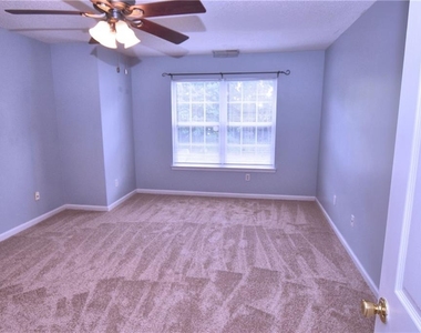 3833 Pleasant Oaks Drive - Photo Thumbnail 4