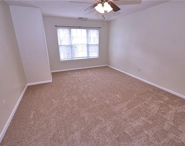 3833 Pleasant Oaks Drive - Photo Thumbnail 7