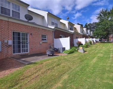 3833 Pleasant Oaks Drive - Photo Thumbnail 11