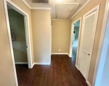 4415 Oak Street - Photo Thumbnail 13