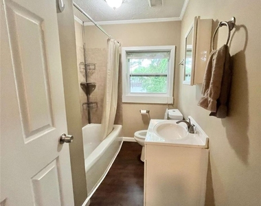 4415 Oak Street - Photo Thumbnail 14
