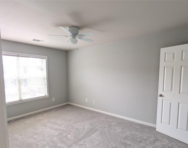 1010 Prestwyck Court - Photo Thumbnail 7
