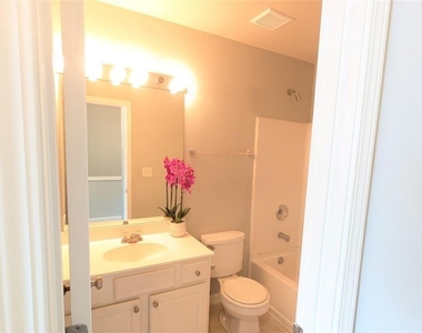 1010 Prestwyck Court - Photo Thumbnail 8