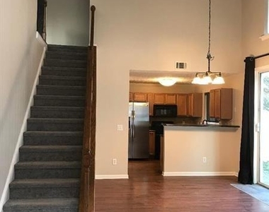 303 Hiawassee Drive - Photo Thumbnail 4