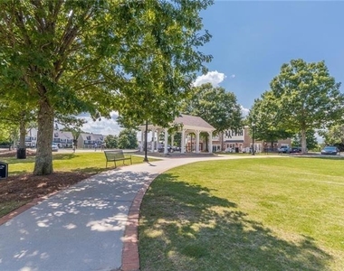 303 Hiawassee Drive - Photo Thumbnail 45