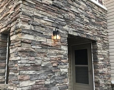 303 Hiawassee Drive - Photo Thumbnail 3
