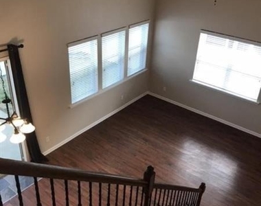 303 Hiawassee Drive - Photo Thumbnail 9