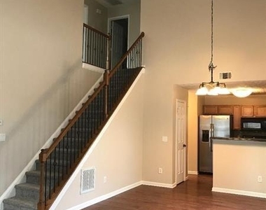 303 Hiawassee Drive - Photo Thumbnail 7