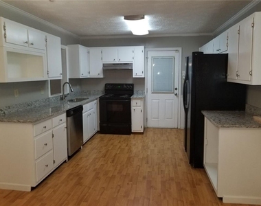 5193 Alder Lane Sw - Photo Thumbnail 6