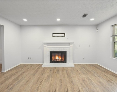 10390 Rillridge Court - Photo Thumbnail 5