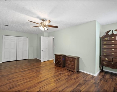 10390 Rillridge Court - Photo Thumbnail 17