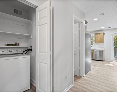 10390 Rillridge Court - Photo Thumbnail 3