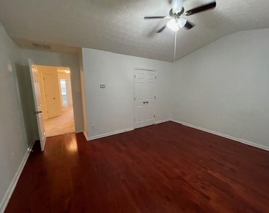 1530 Viero Drive - Photo Thumbnail 13