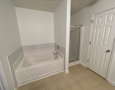 1530 Viero Drive - Photo Thumbnail 15