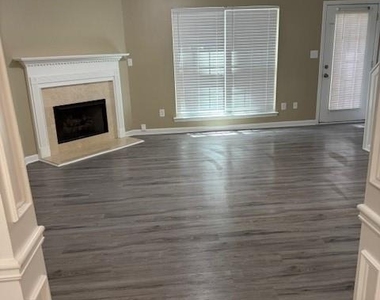 1530 Viero Drive - Photo Thumbnail 4