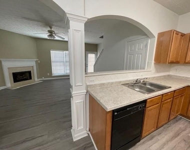 1530 Viero Drive - Photo Thumbnail 8