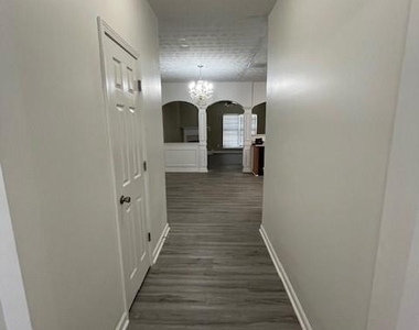 1530 Viero Drive - Photo Thumbnail 2