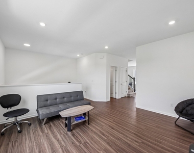 1109 Atterberg Road - Photo Thumbnail 6