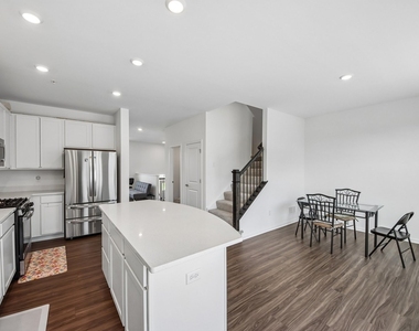 1109 Atterberg Road - Photo Thumbnail 3