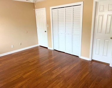 872 Baltimore Place Sw - Photo Thumbnail 9