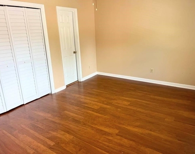 872 Baltimore Place Sw - Photo Thumbnail 8
