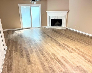 872 Baltimore Place Sw - Photo Thumbnail 4
