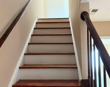 872 Baltimore Place Sw - Photo Thumbnail 7