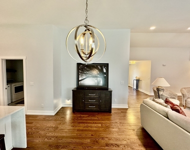 628 Krpan Court - Photo Thumbnail 7