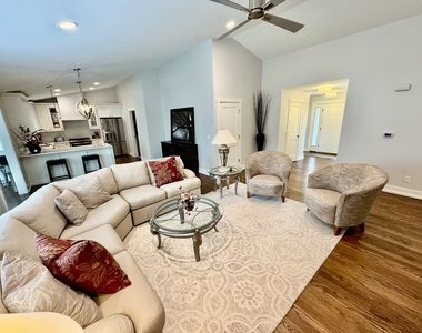 628 Krpan Court - Photo Thumbnail 5