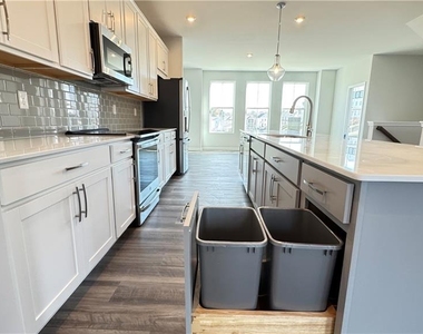1443 Creekside Circle Nw - Photo Thumbnail 8