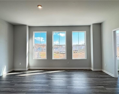 1443 Creekside Circle Nw - Photo Thumbnail 12