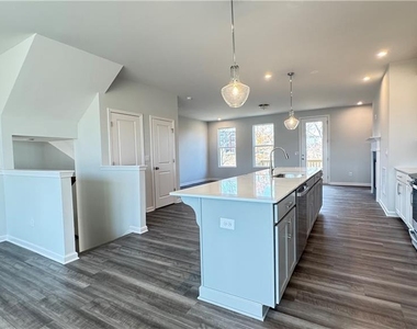 1443 Creekside Circle Nw - Photo Thumbnail 15